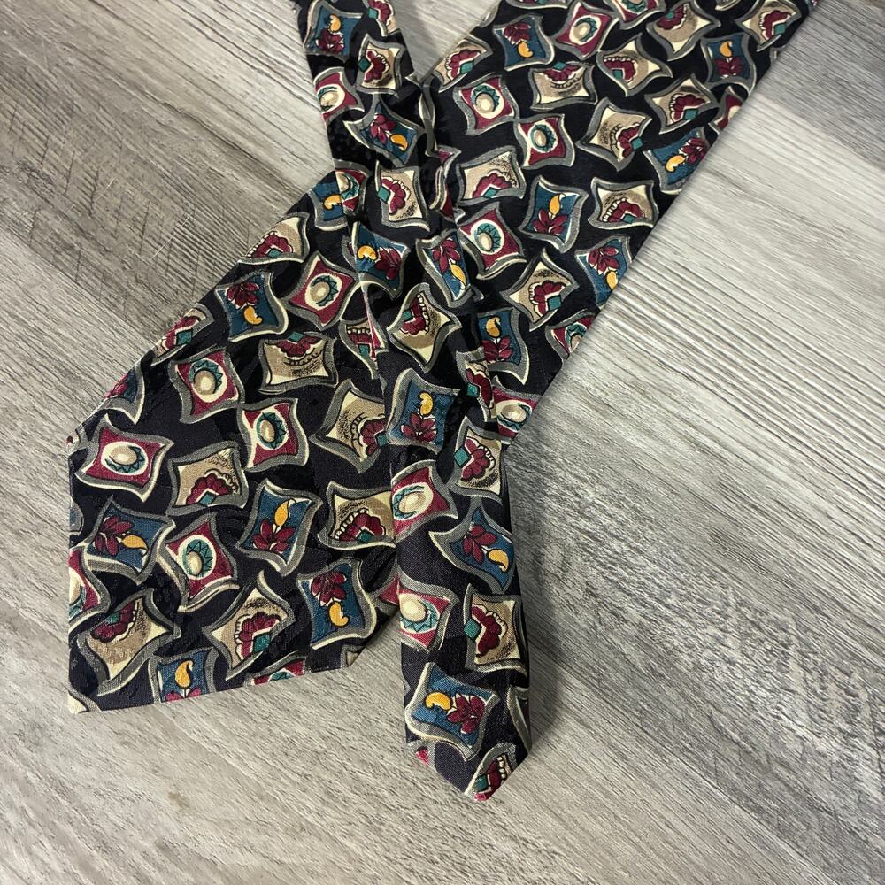 Tom James All Silk Abstract Geometric Necktie Gray Burgundy Blue USA Classic Tie